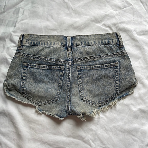 Bullhead Denim Co. Slouchy Short. Size 0. Short Denim Shorts. - Picture 3 of 5